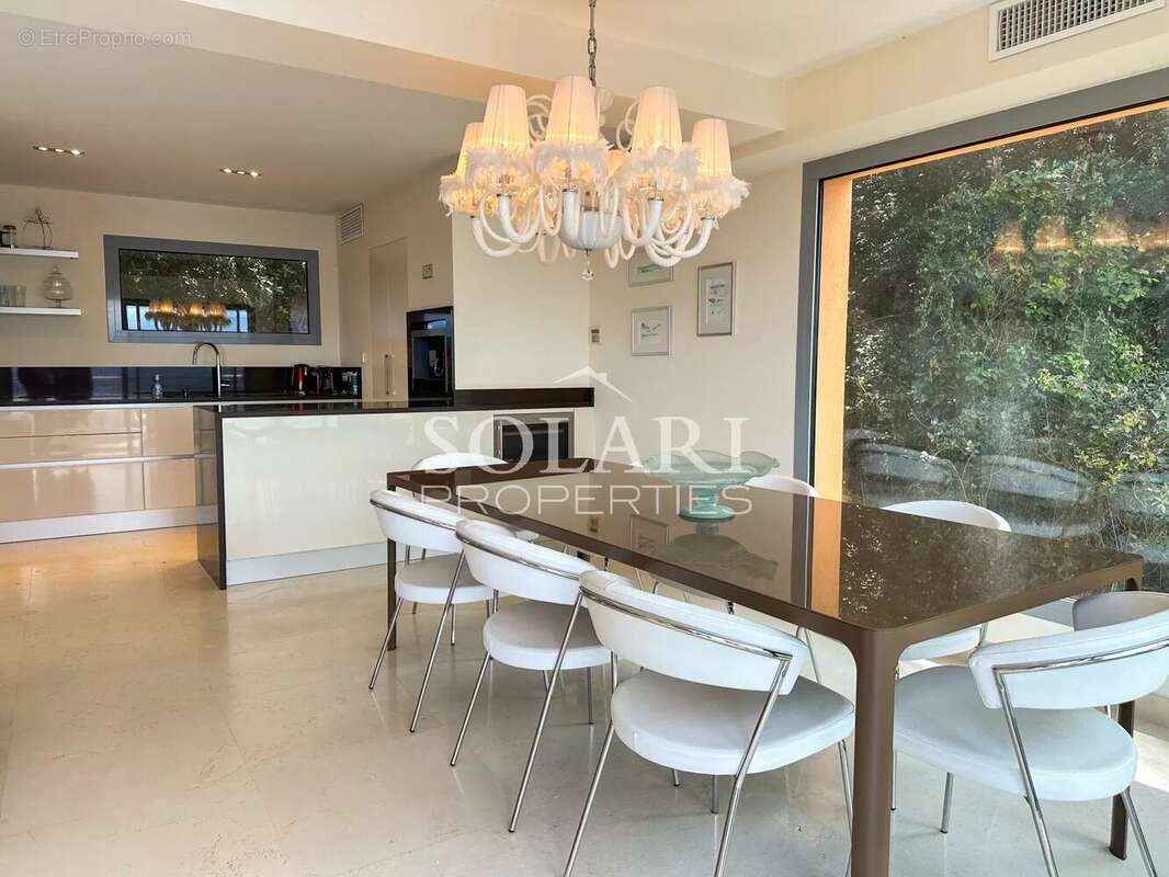 Maison à THEOULE-SUR-MER