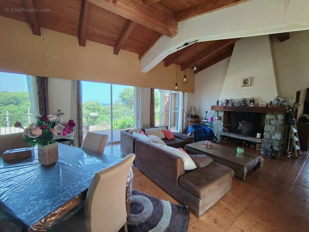 Rare : Villa type 6 à proximité des plages - photo 2