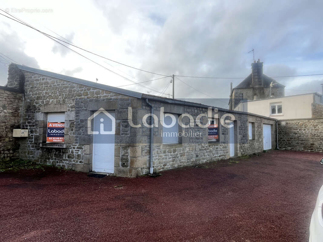 Maison à VILLEDIEU-LES-POELES