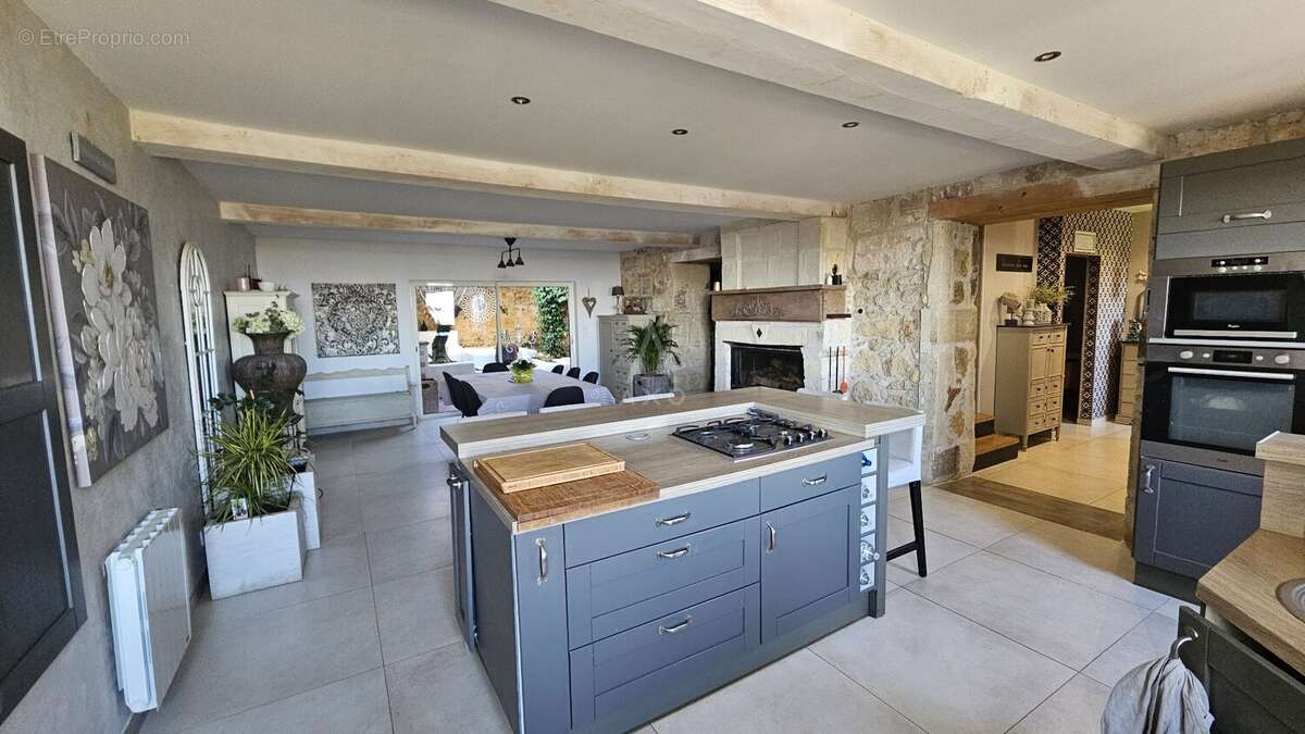 Maison à SAINT-ANDRE-DE-CUBZAC