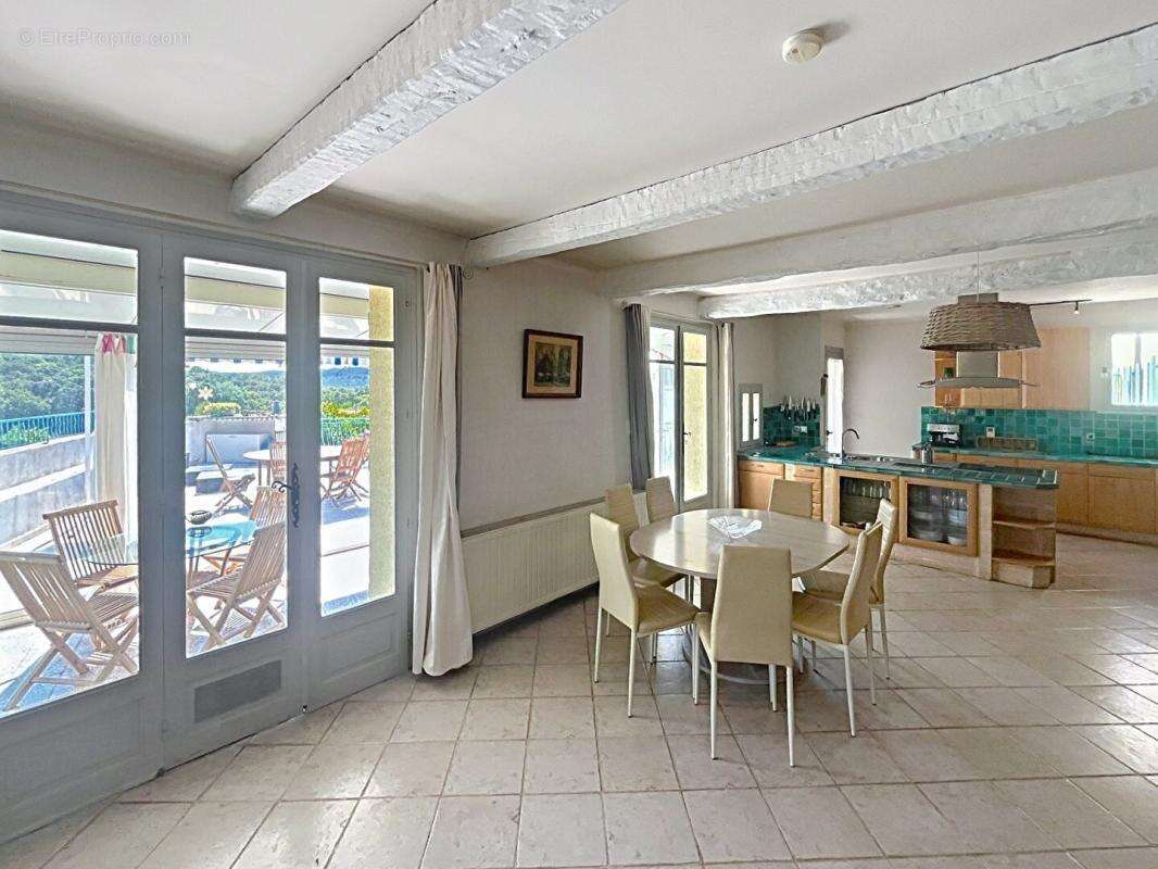 Maison à UZES