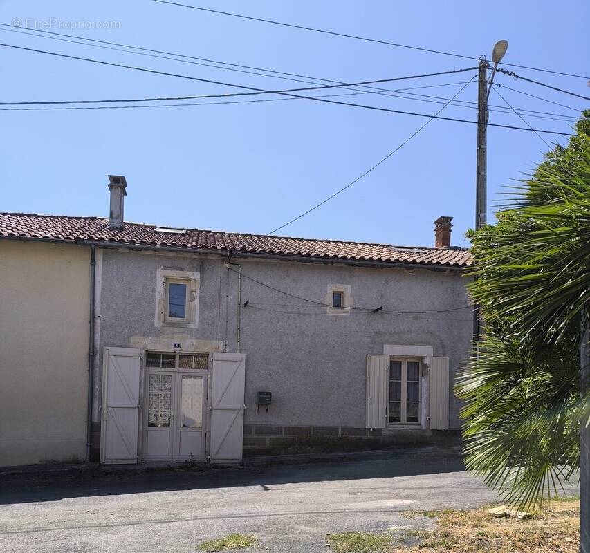 Maison à LOUBILLE