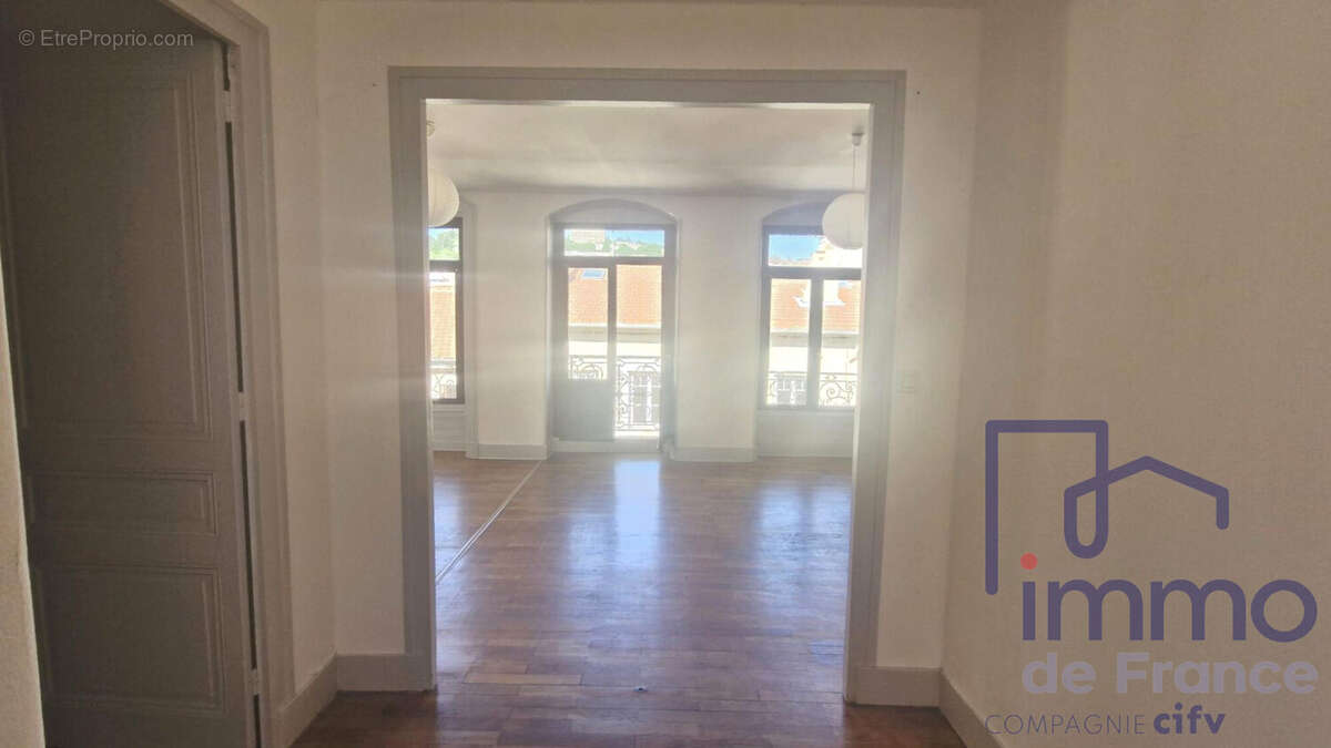 hall - Appartement à SAINT-ETIENNE
