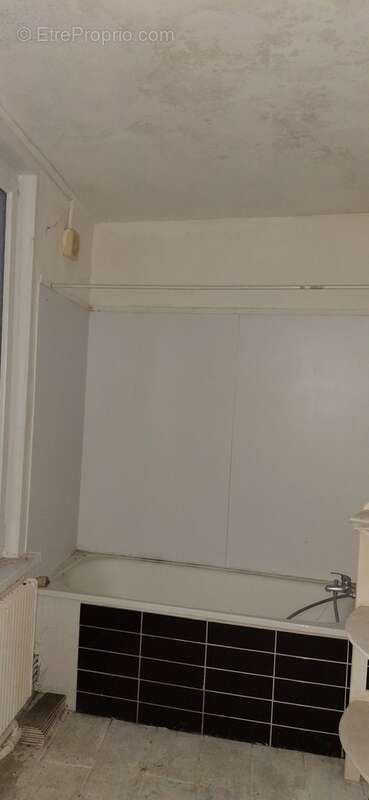 Maison à vendre 7 pièces à Laventie (62)  88 000 euros - photo 8