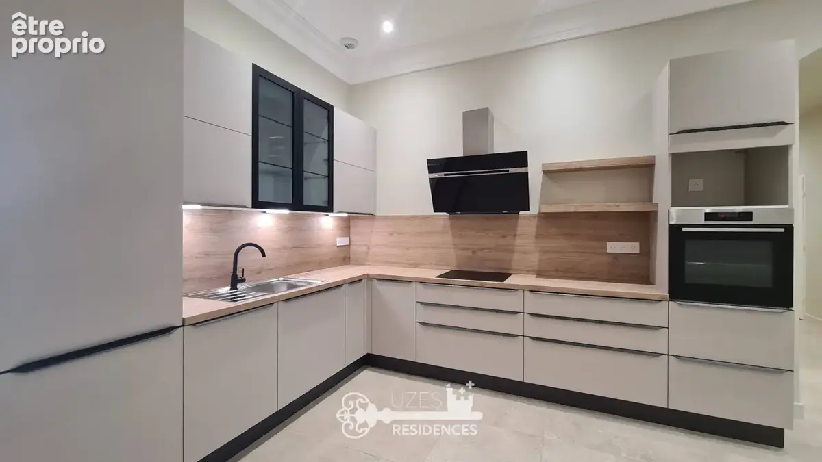 Appartement rénové de 130 m2 avec terrasse, dépendance et 3 chambres au cœur d'Uzès - photo 5