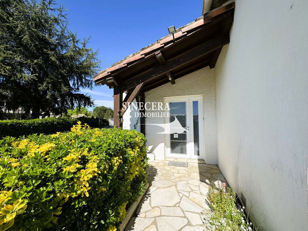 Maison à COURS-DE-PILE