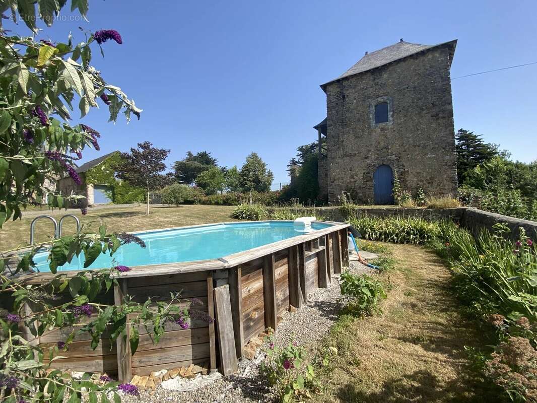 Maison à SAINTE-SUZANNE