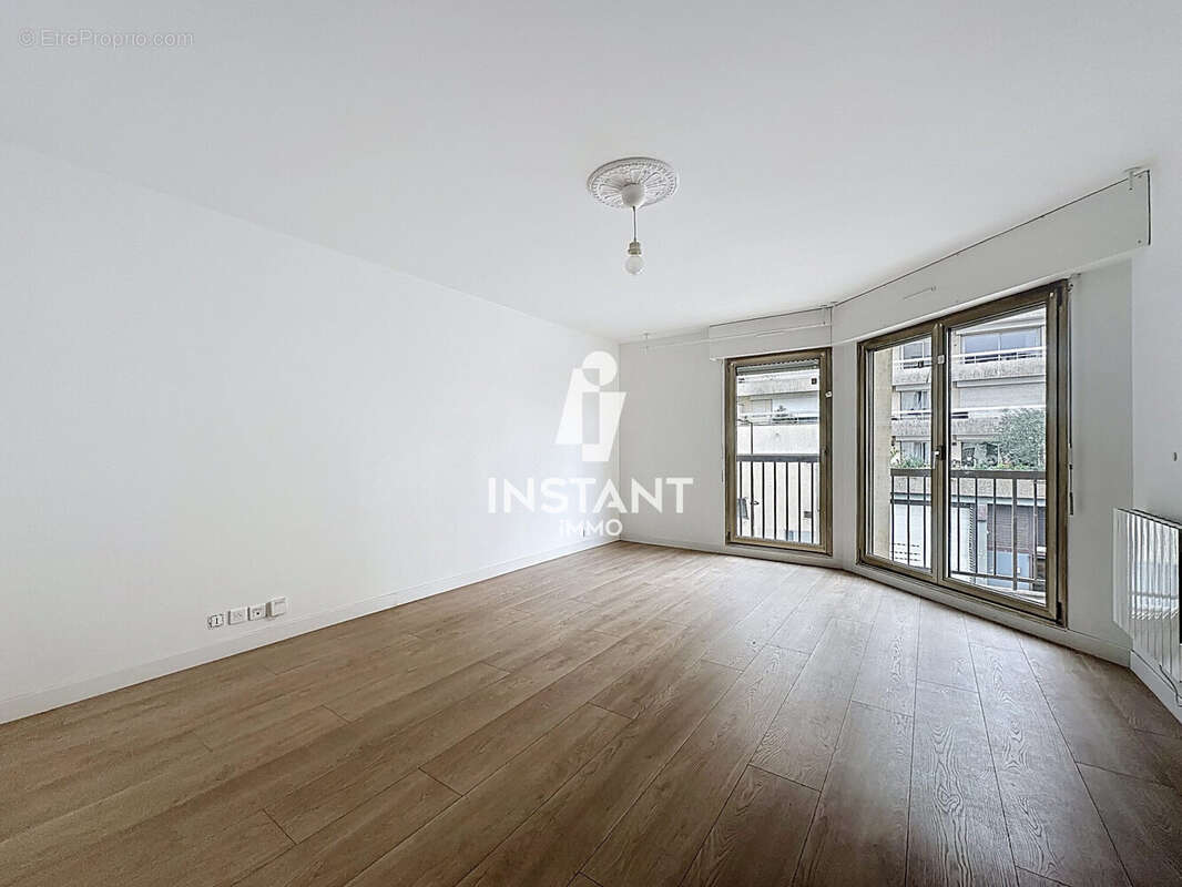 Appartement à CHARENTON-LE-PONT