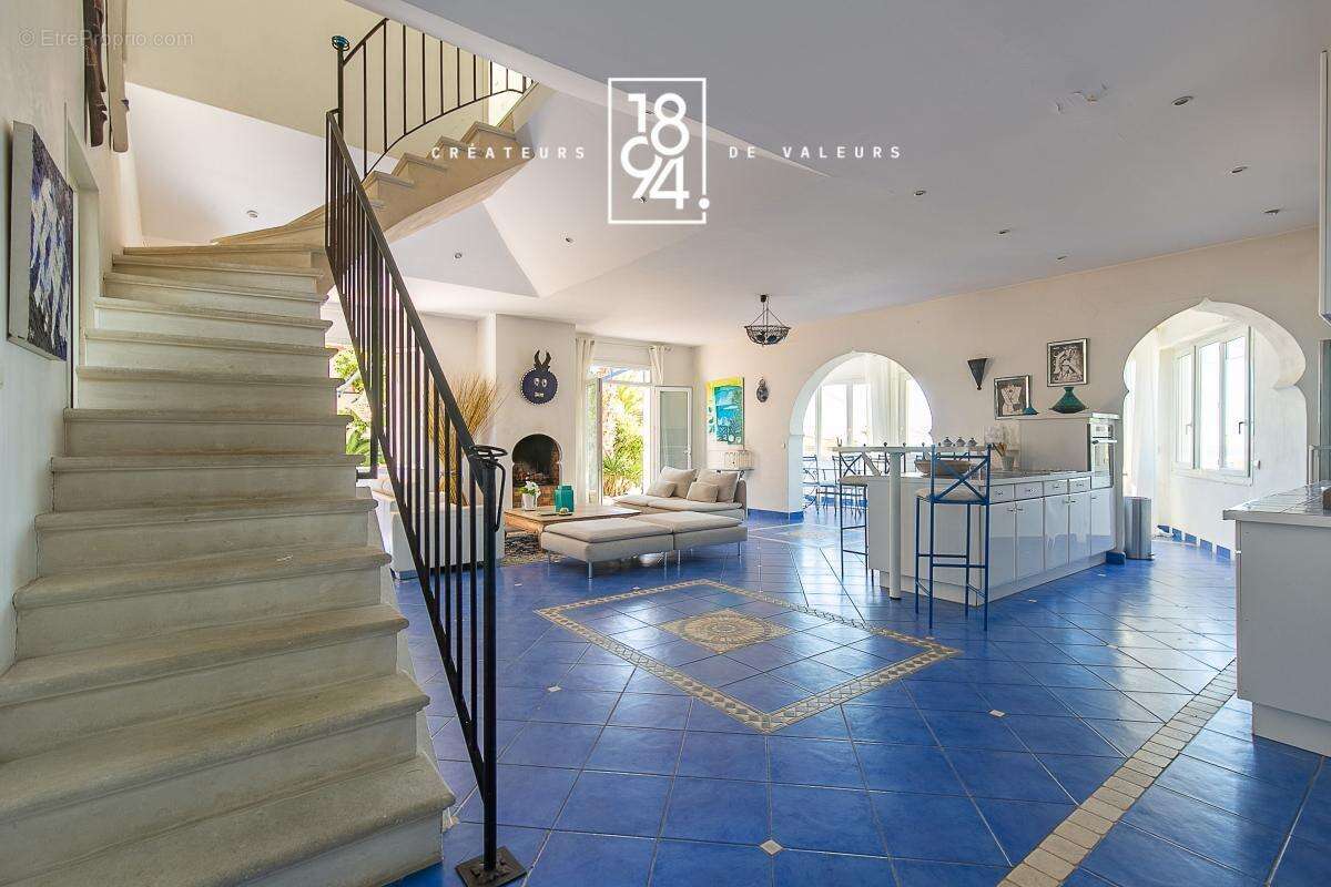 Maison à CARRY-LE-ROUET