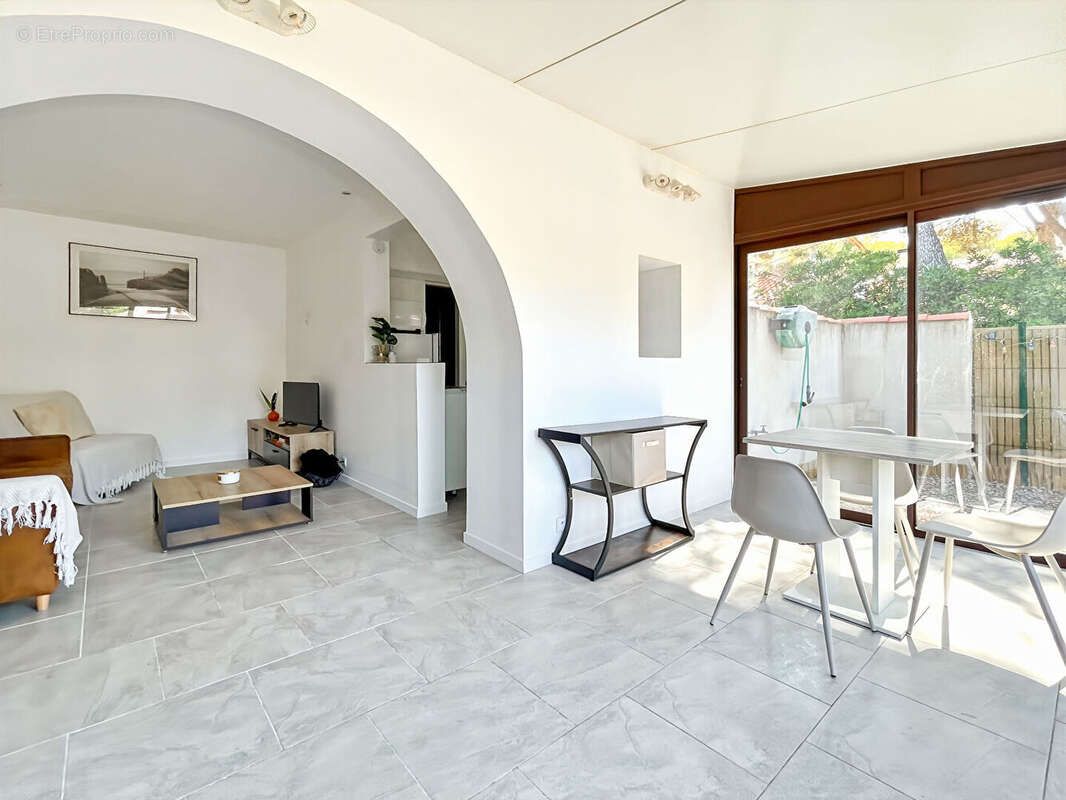 Appartement à SAUSSET-LES-PINS