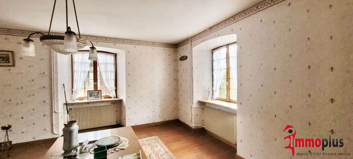 Maison à STEINBRUNN-LE-HAUT
