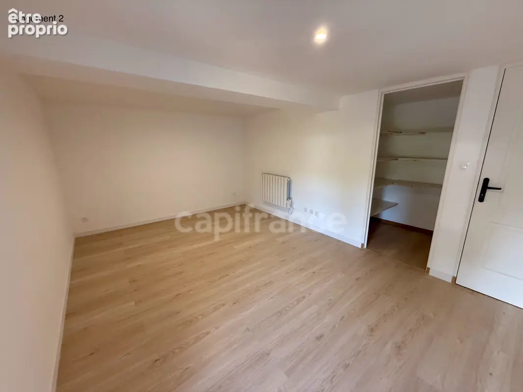 Maison avec deux logements indépendants : une opportunité rare pour habiter, investir ou réunir plusieurs générations - photo 13