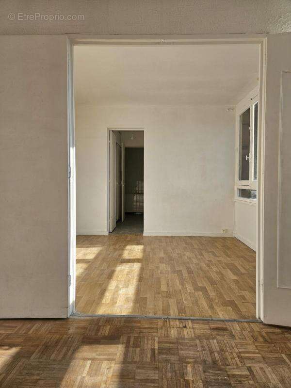 Appartement à PARIS-19E