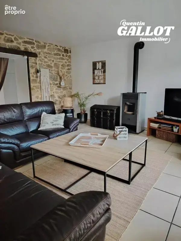 Charmante longère en pierre et sa dépendance – emplacement privilégié au cœur de ploeren 546 000 € fai  187 m²  7 pièces  4 cham - photo 4