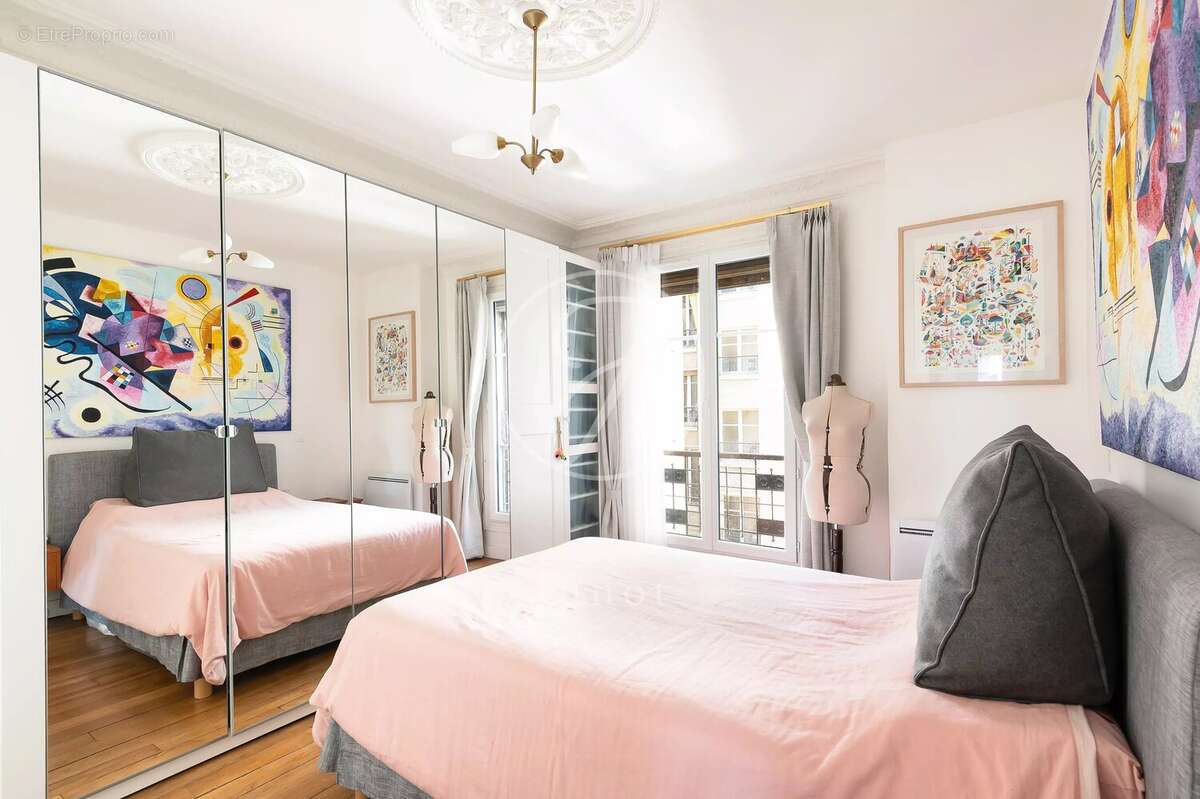 Appartement à PARIS-18E