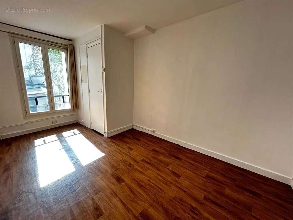 Appartement à PARIS-10E