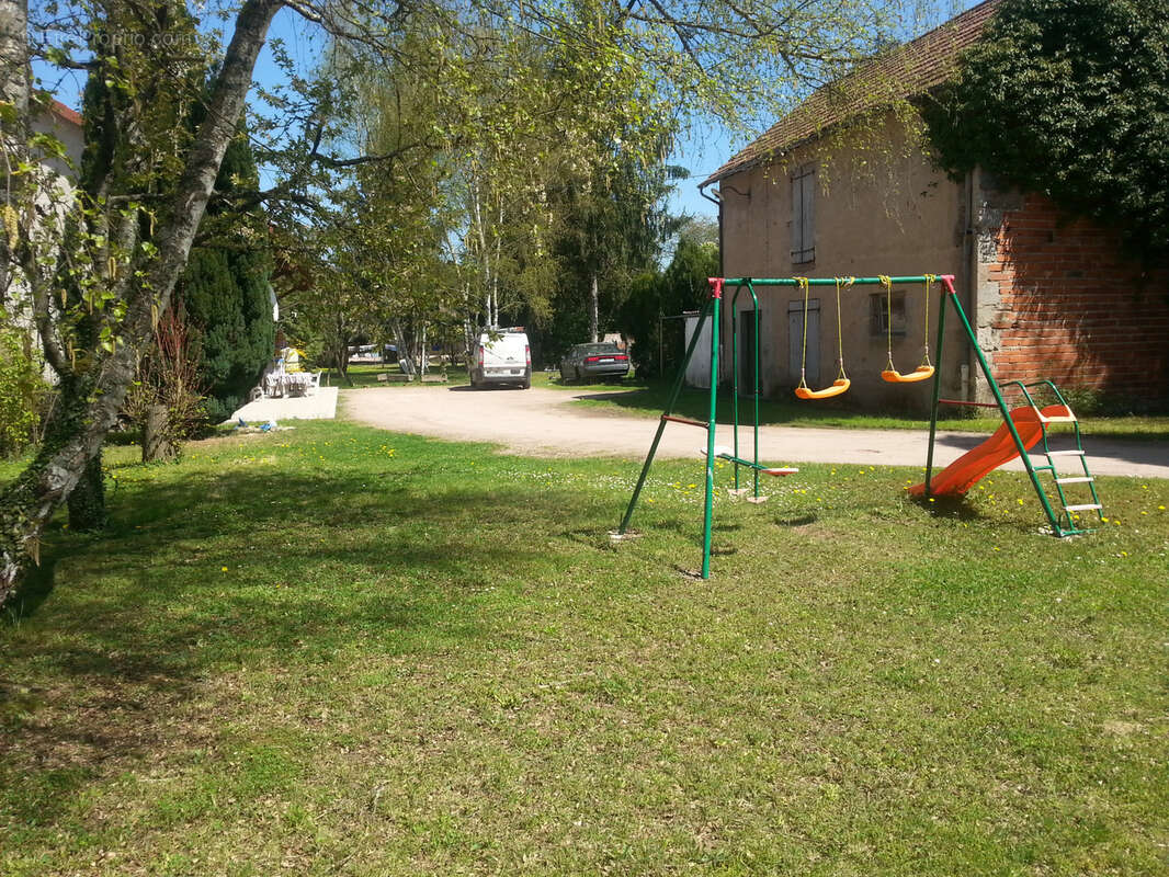 Maison de caractère avec grand terrain au cœur de Lapalisse - Actuellement louée - photo 5