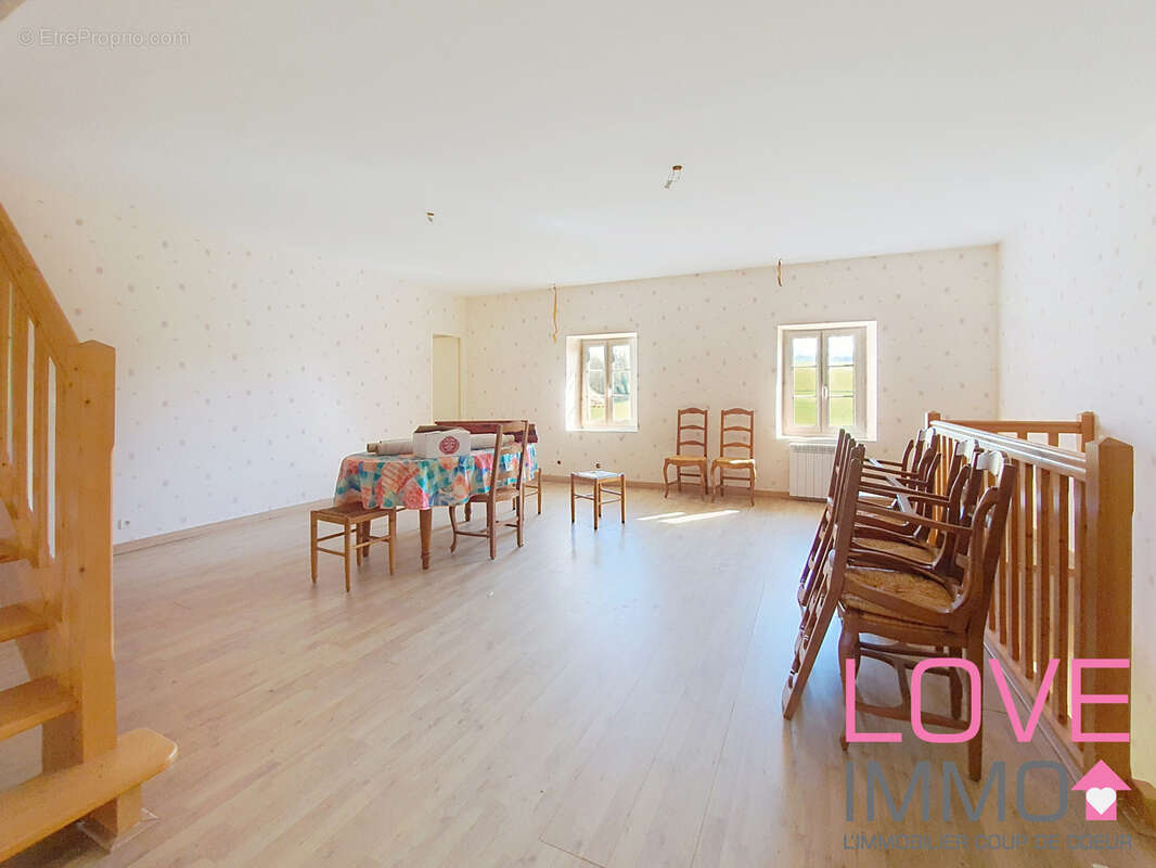 *** SOUS OFFRE ***  ENSEMBLE IMMOBILIER Maison dauphinoise de 179 m2 avec de nombreuses dépendances - photo 12