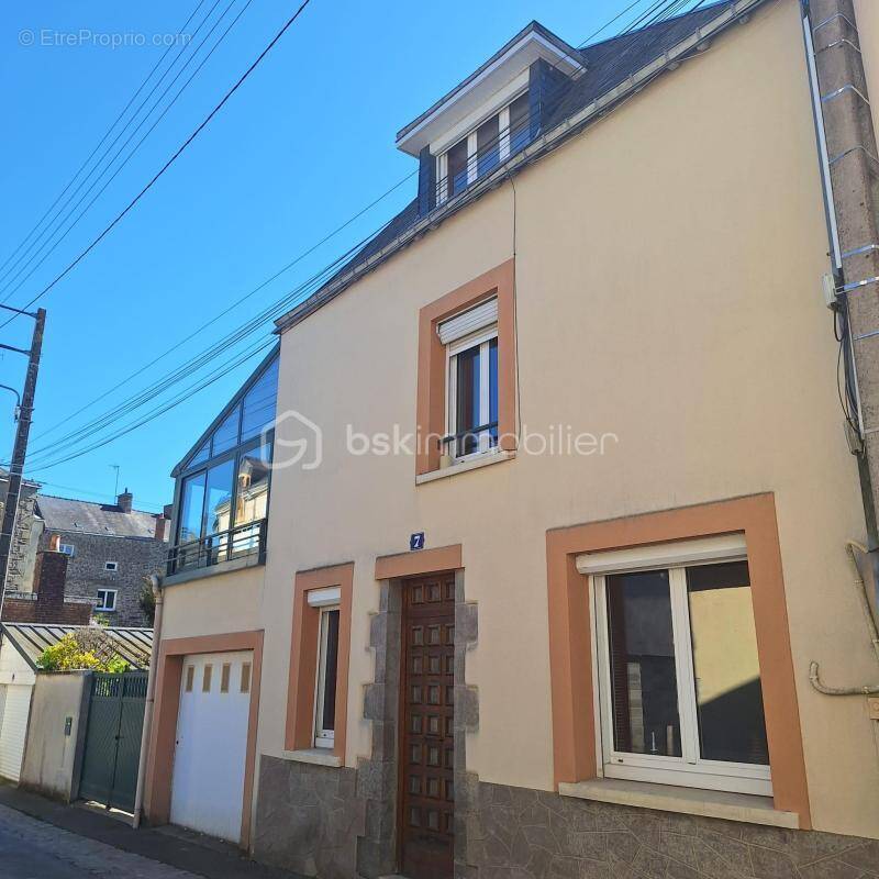Maison à MAYENNE