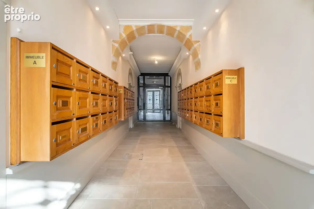 Appartement de charme 5 pièces -140.30 m2 - 4ème étage avec ascenseur - photo 17