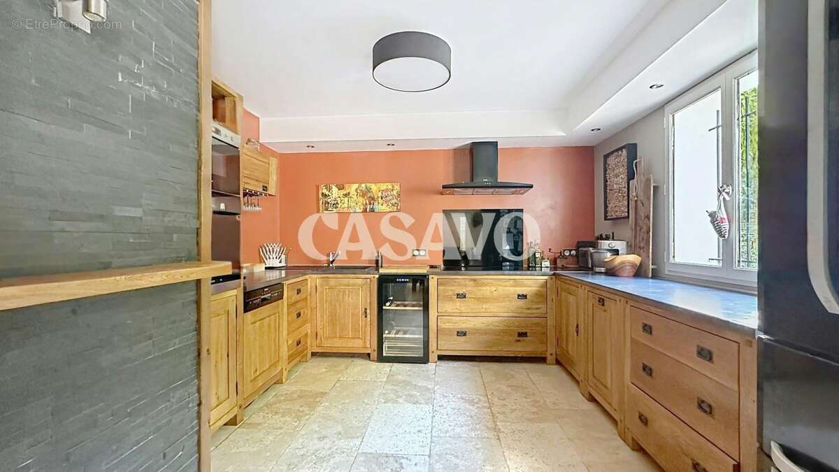 Vente Maison 5 pièces de 162m² - 13200 Arles - photo 7