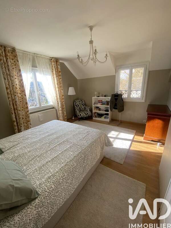 Photo 9 - Maison à BURES-SUR-YVETTE