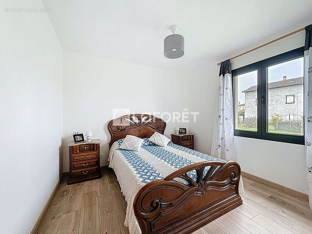 Maison à SAINT-JULIEN-SUR-VEYLE