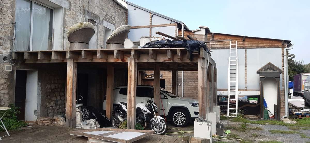 PERGOLA - Autre à NOISY-SUR-OISE