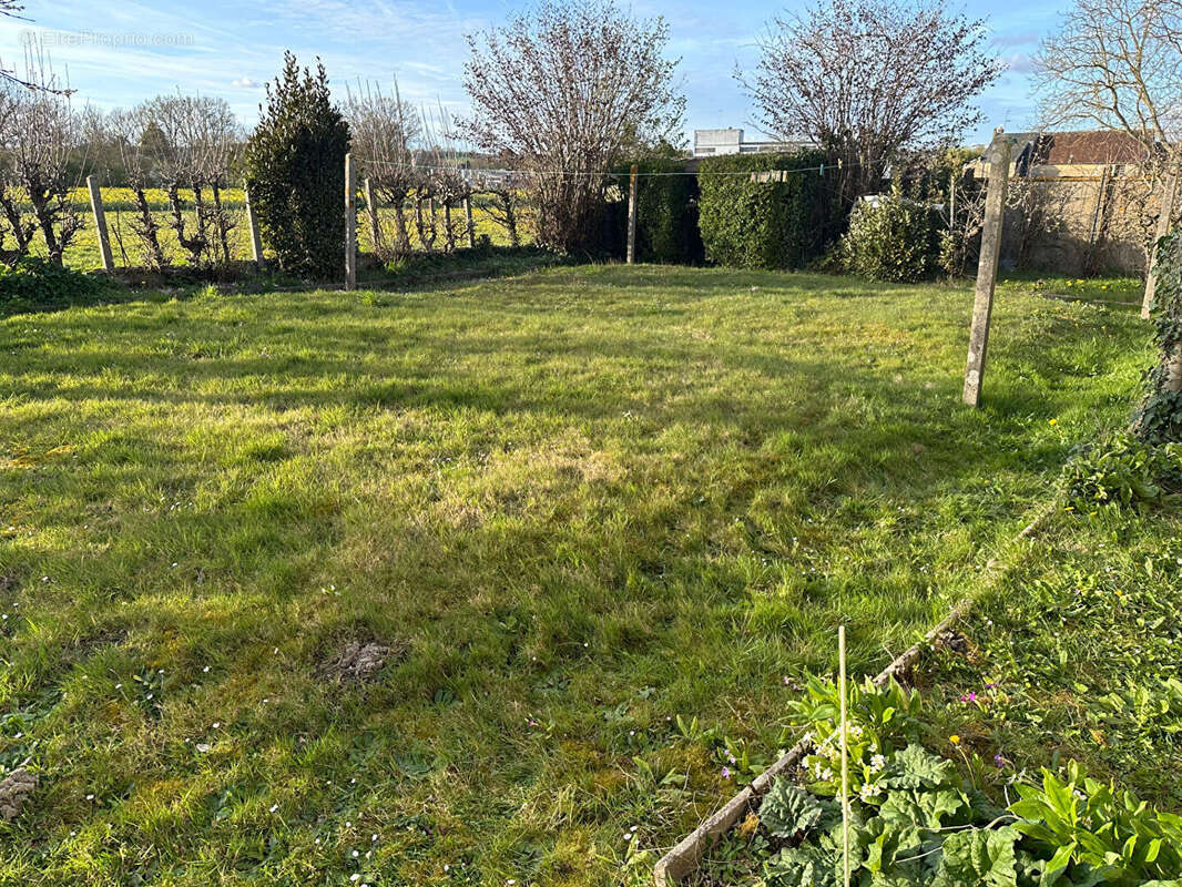 Maison à BELLOU-SUR-HUISNE