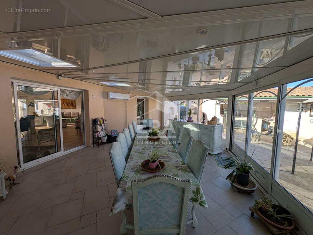 Maison à SAINT-FRONT-DE-PRADOUX