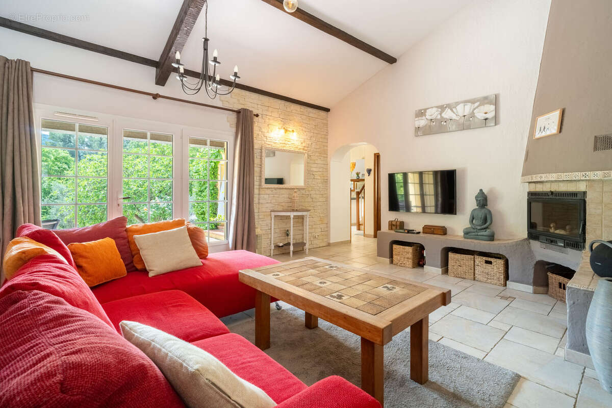 Maison 160 m² à Meounes-Les-Montrieux  - photo 73