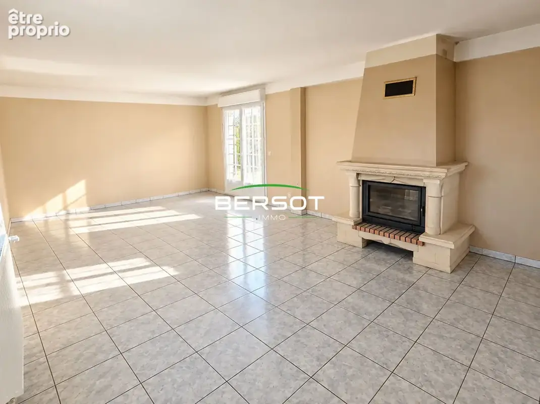 Maison 4 chambres sur sous-sol : fort potentiel ! - photo 3