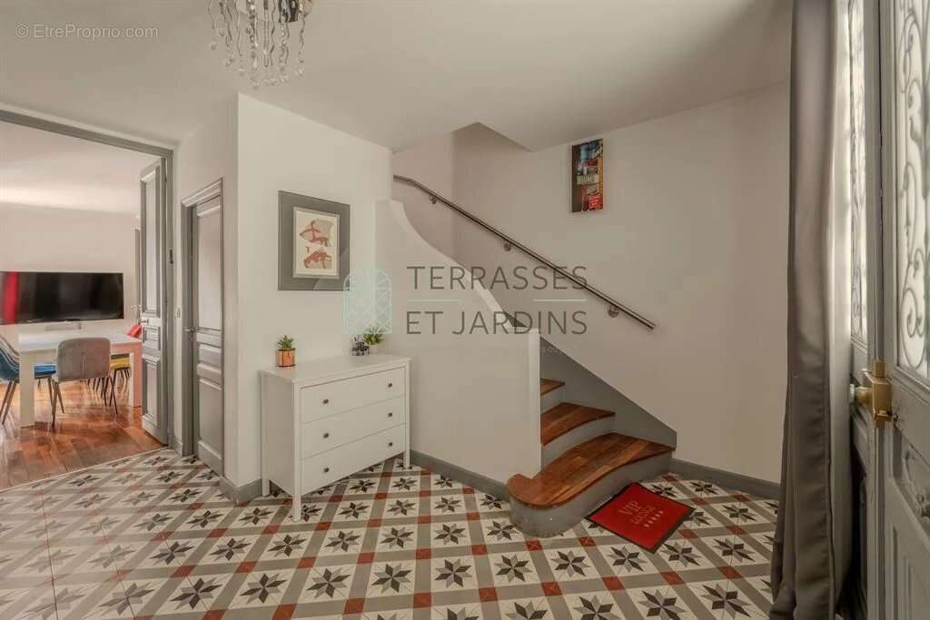 Maison à LA GARENNE-COLOMBES