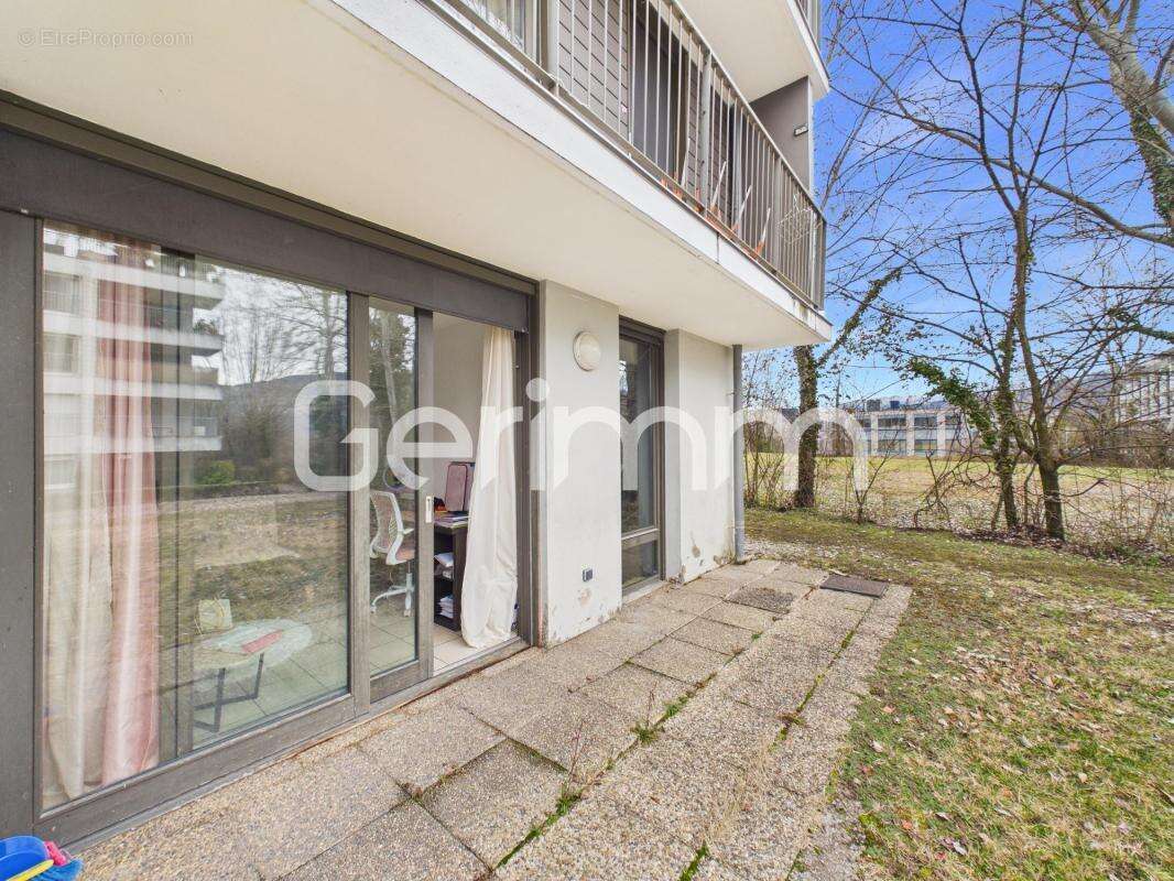 Appartement à MEYLAN