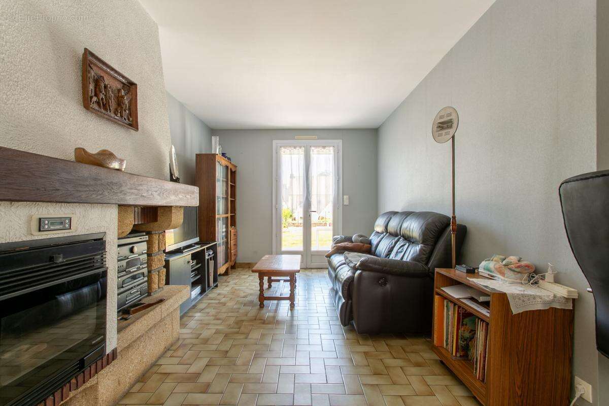 maison 2 chambres MESANGER BOURG - photo 4