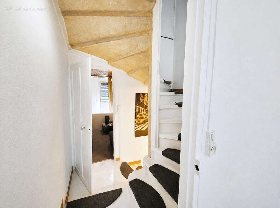 Exclusivité - Maison de village, au centre - photo 3