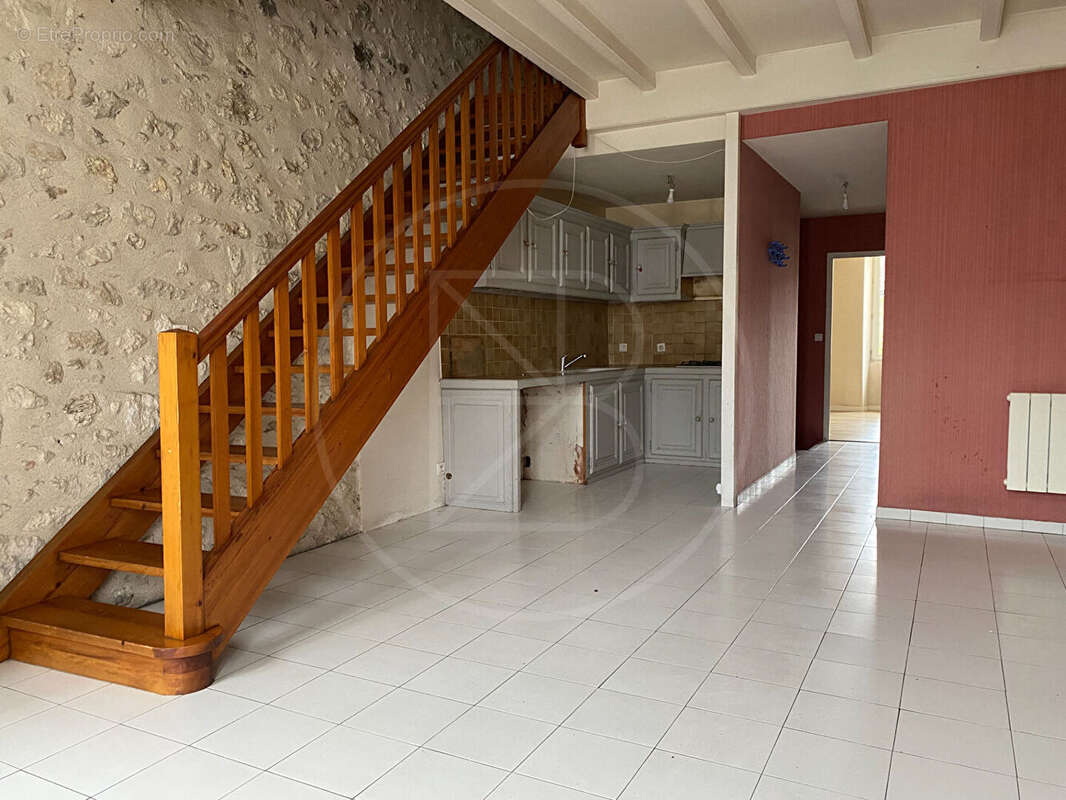 Maison à GENSAC