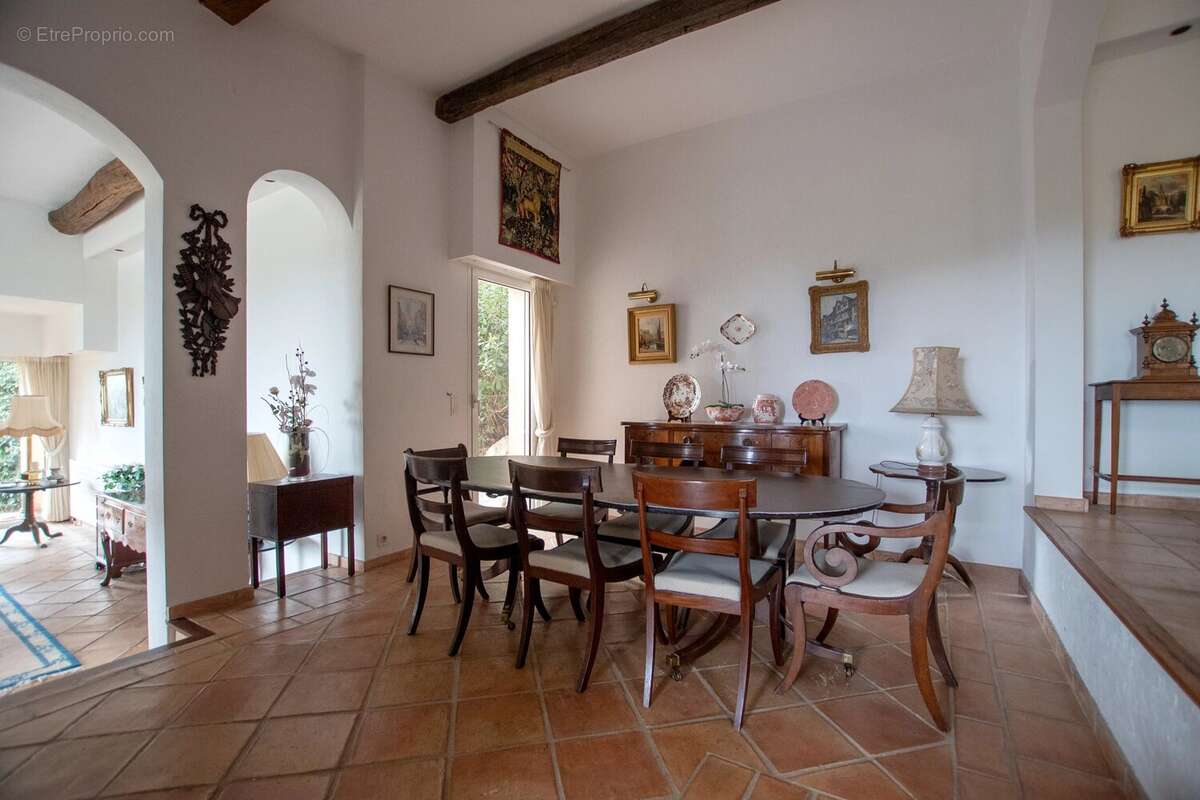Maison à MANDELIEU-LA-NAPOULE