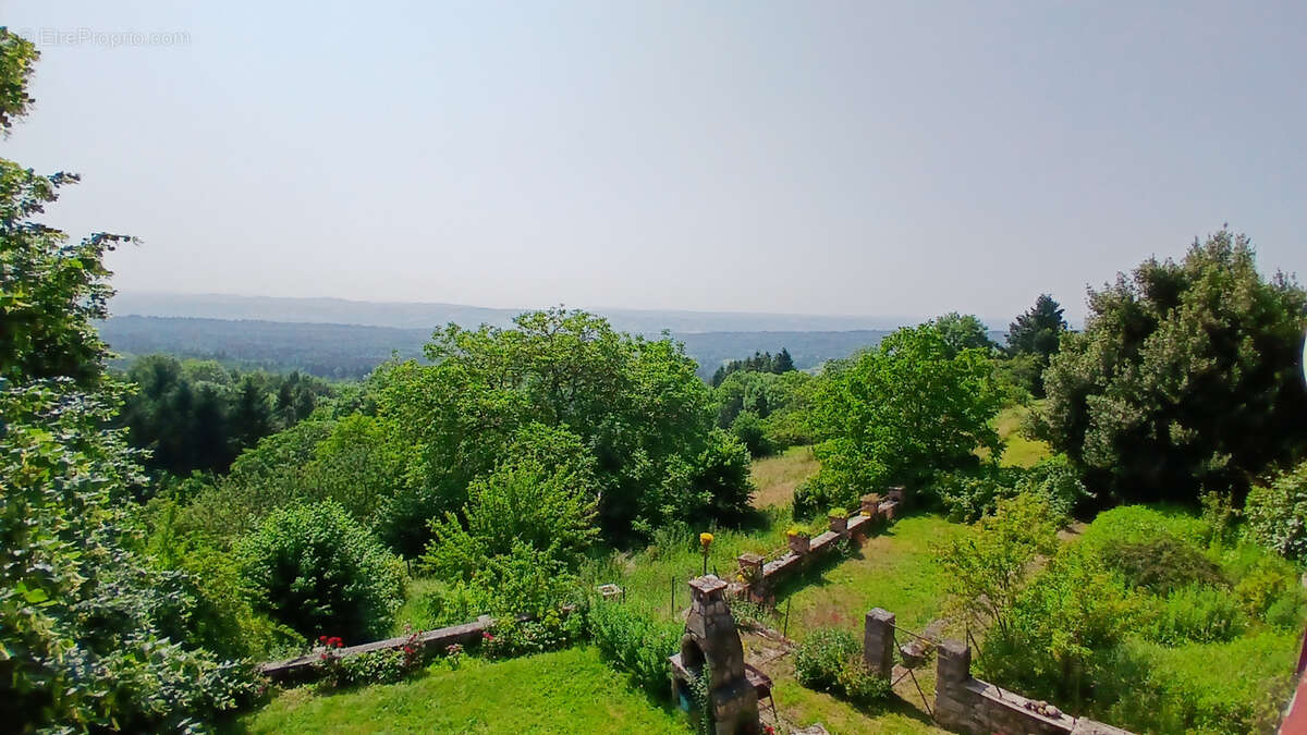 Maison à VOLLORE-VILLE