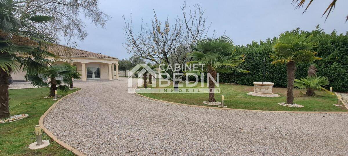 Maison à AMBARES-ET-LAGRAVE