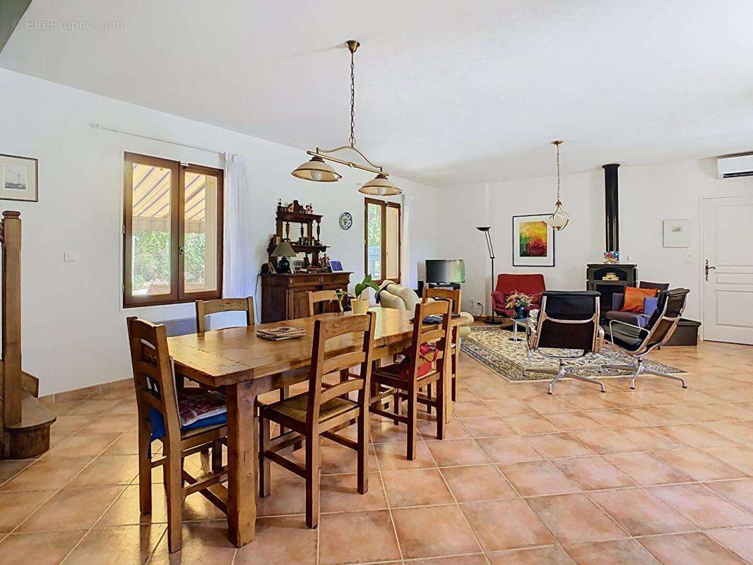 Belle maison contemporaine avec 5 chambres et piscine - photo 5