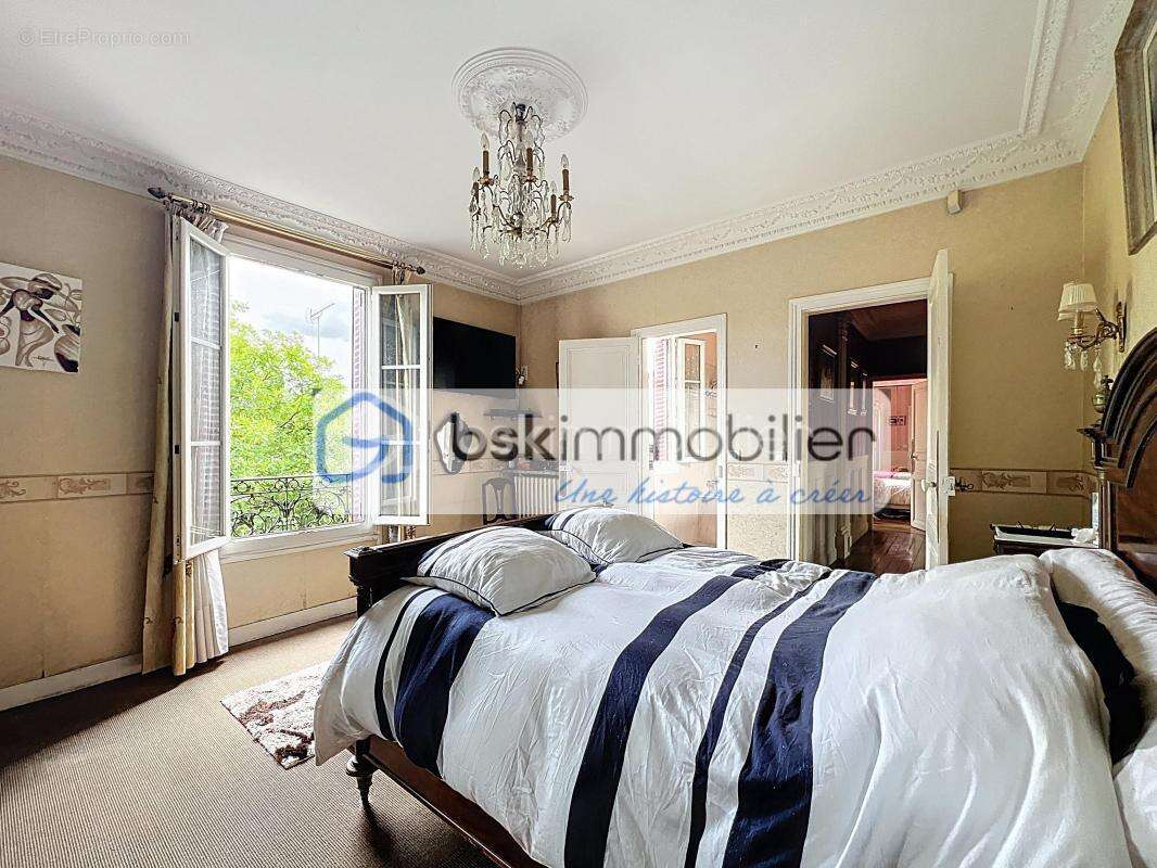 Maison à LES PAVILLONS-SOUS-BOIS