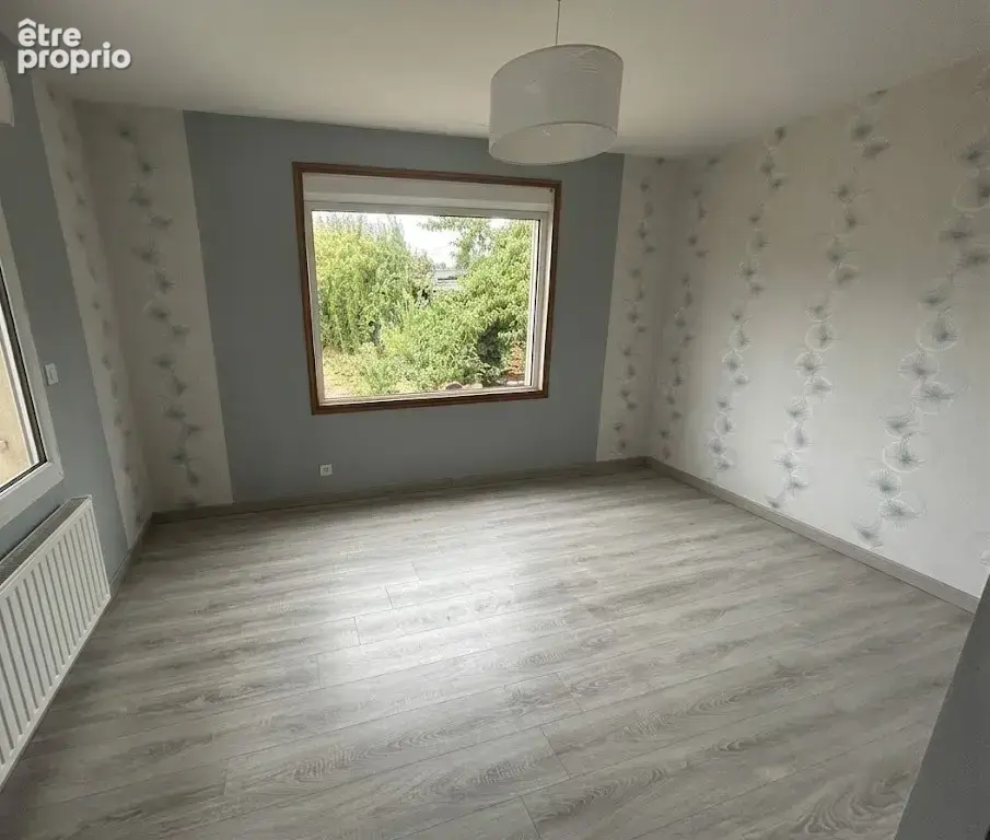 Plain pied individuel situé proche des accès autoroutier, développant 95m2 environ !! - photo 8