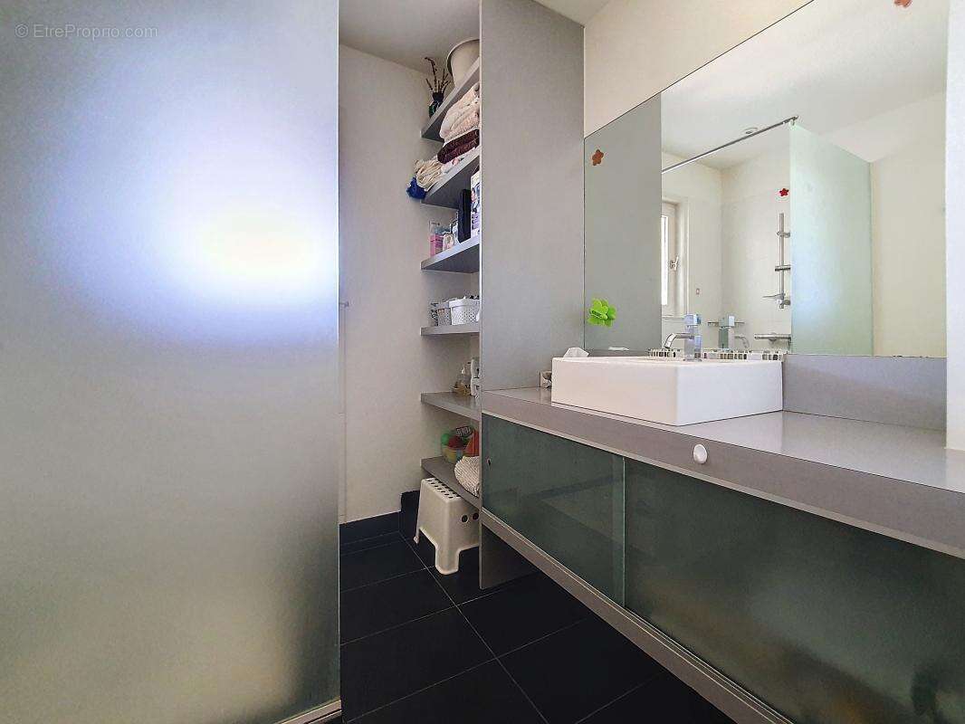 Maison - 3 Chambres - possibilité 4 - Cave - Buanderie - Terrasse - Balcon - Jardin - Piscine - Au calme - photo 16