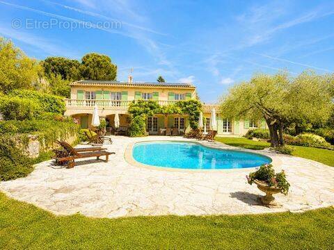 Maison à VALBONNE