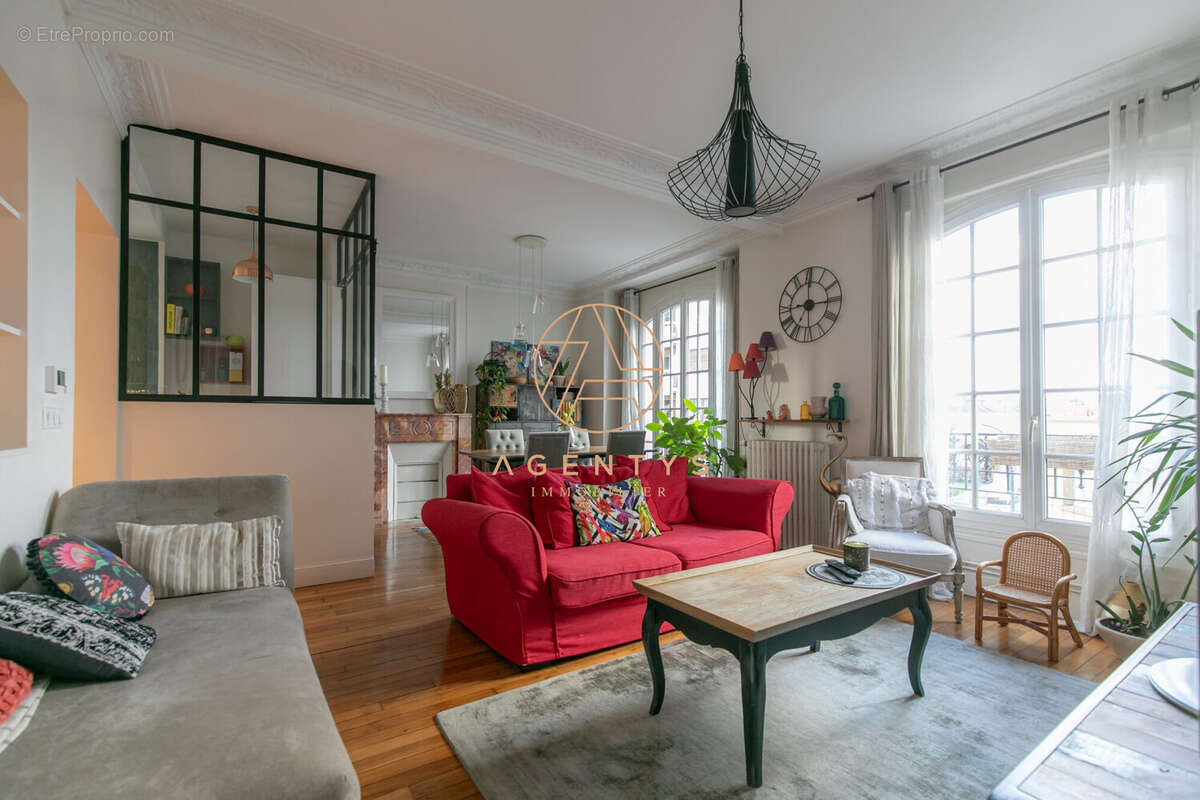 Appartement à SAINT-MAUR-DES-FOSSES