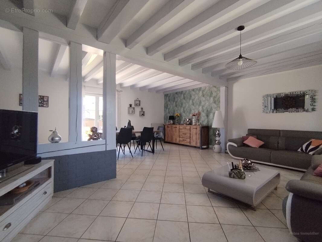 Maison à LA RIVIERE-DE-CORPS