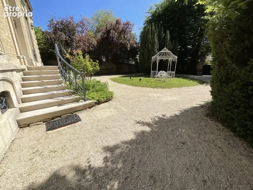 Maison 251 m² à Troyes  - photo 2