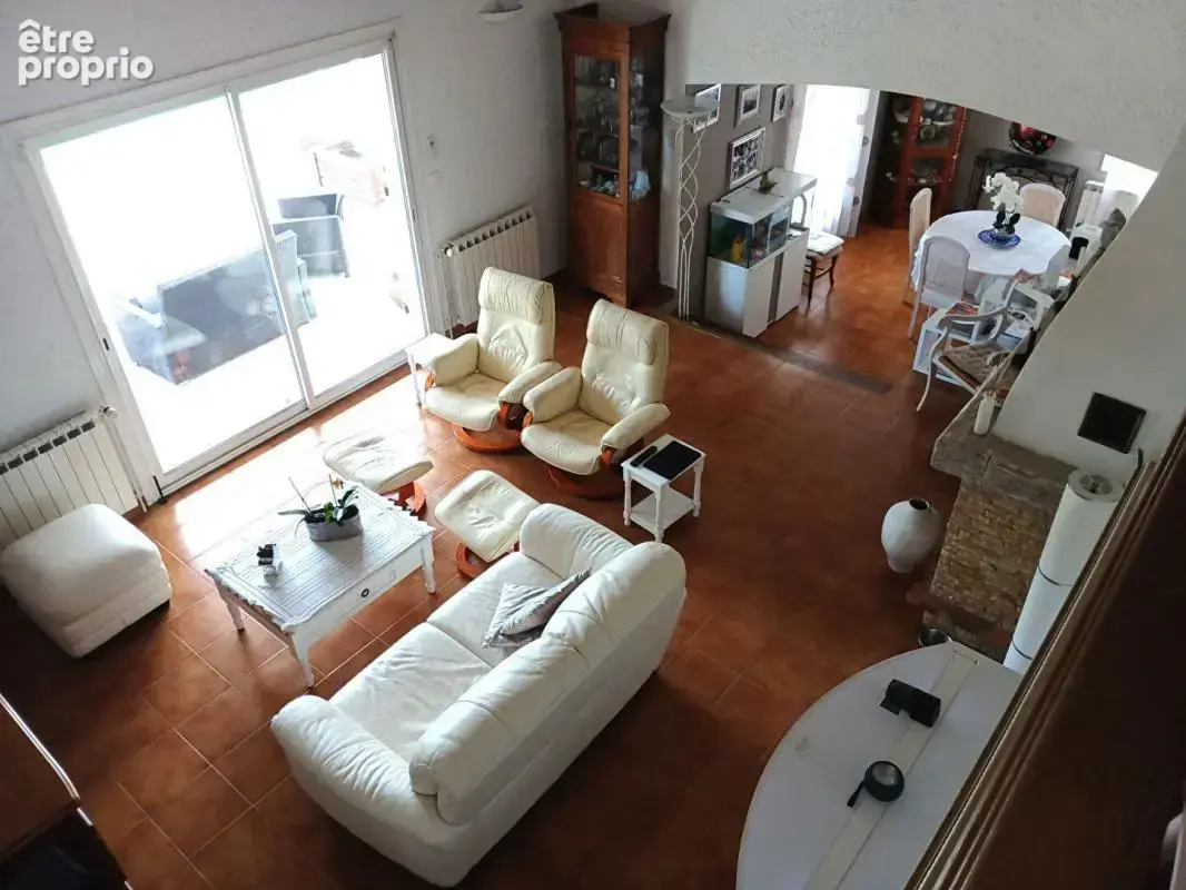 Villa T6 de 128m² sur 1118m² de terrain avec piscine et garage - Cabasse - photo 5