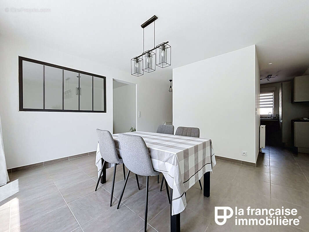 A VENDRE - CHAVAGNE - maison récente 110 m² habitables - photo 9